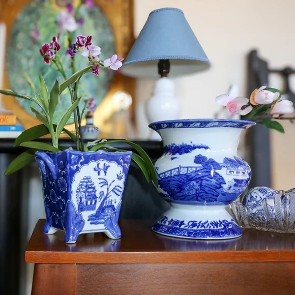 Vintage Victoria Ware Blue & White Ironstone Pottery Spittoon - Picture 2 of 5